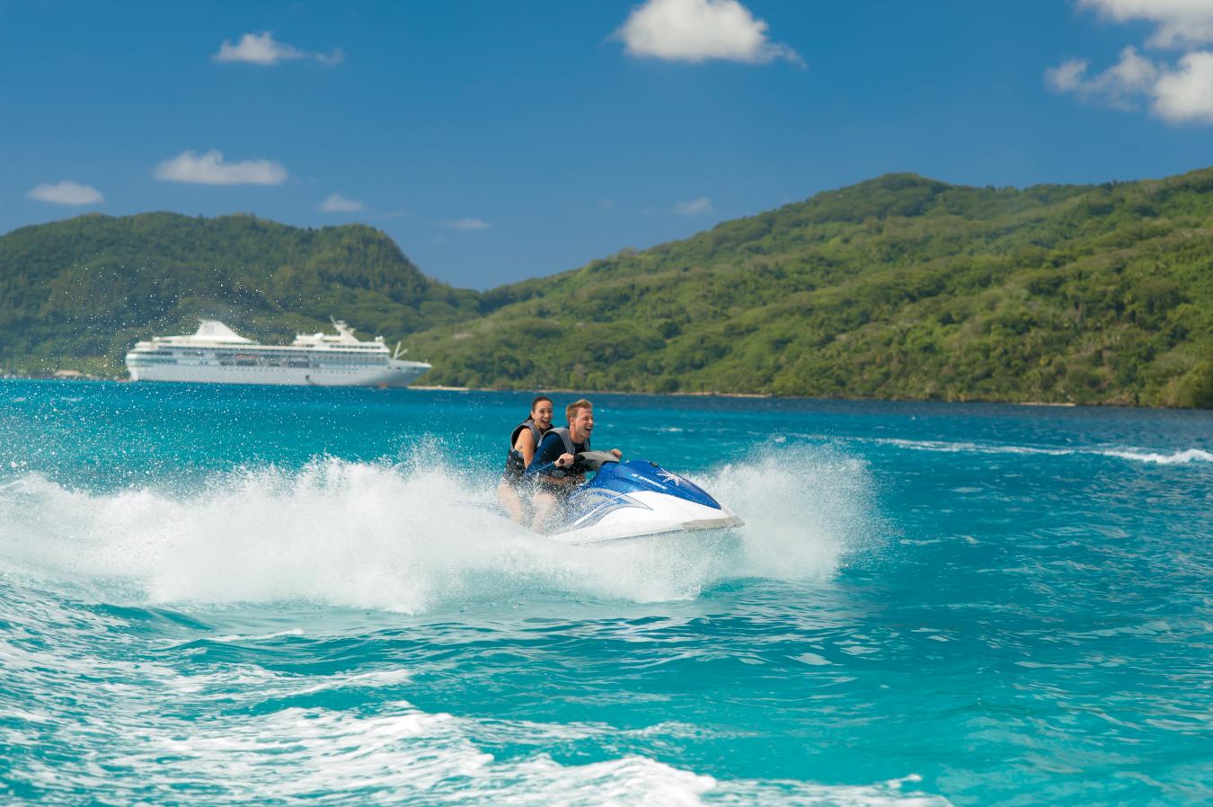 Huahine jet ski Paul Gauguin