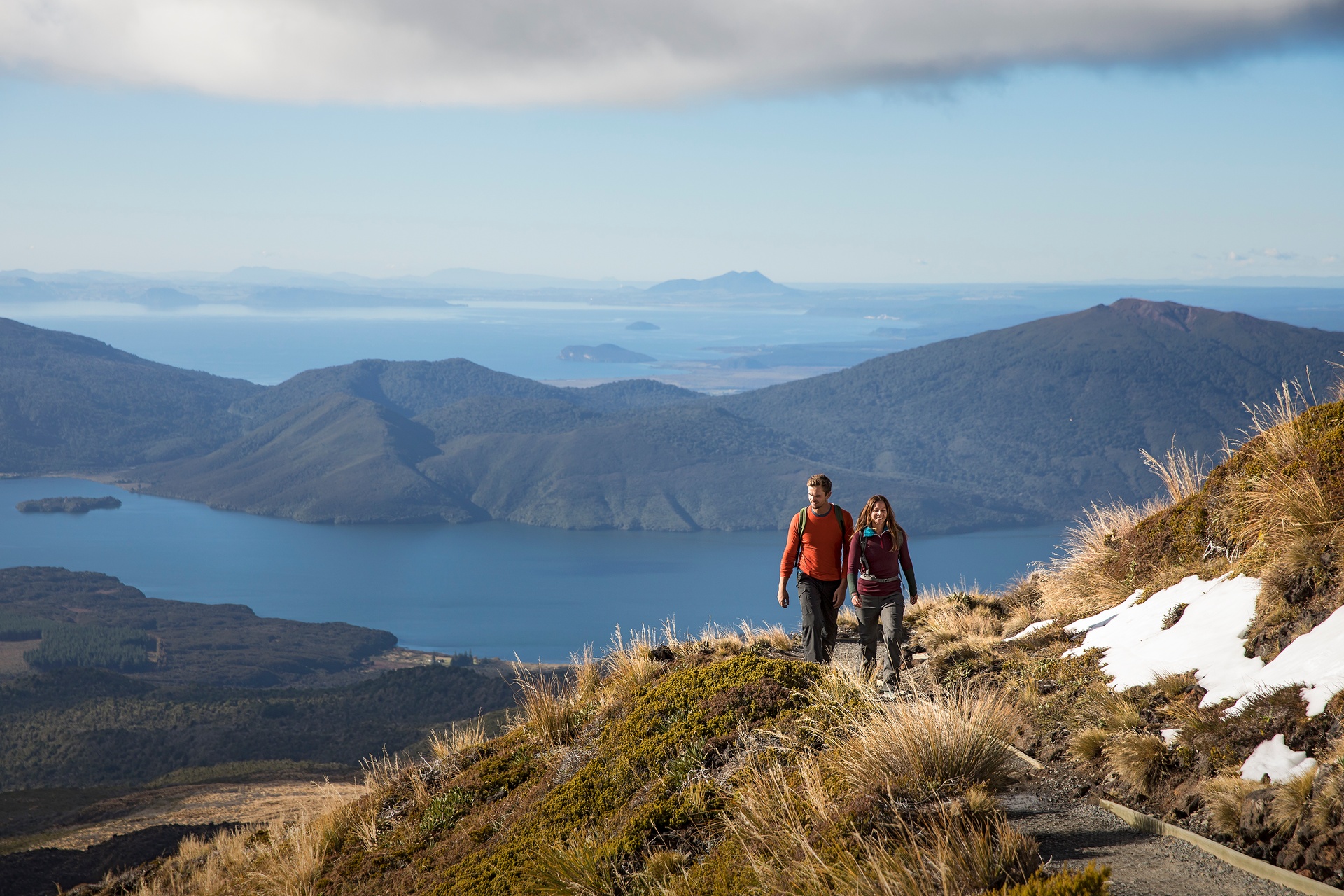 new zealand-walk-tongariro-crossing-ruapehu