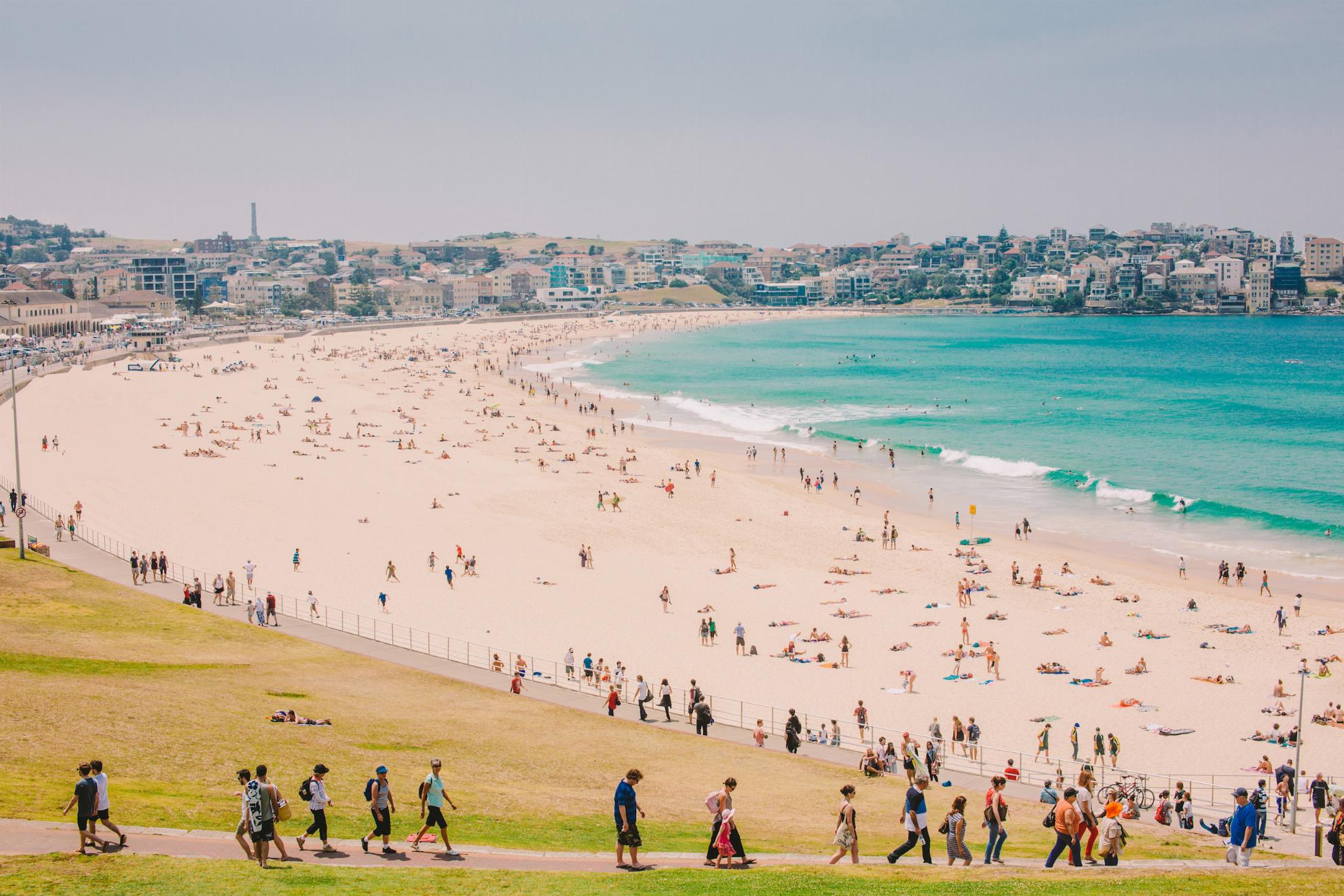 australia-nsw-sydney-bondi-beach