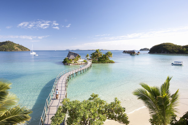 fiji-mamanuca-islands-likuliku-lagoon-resort-aerial-view-TF