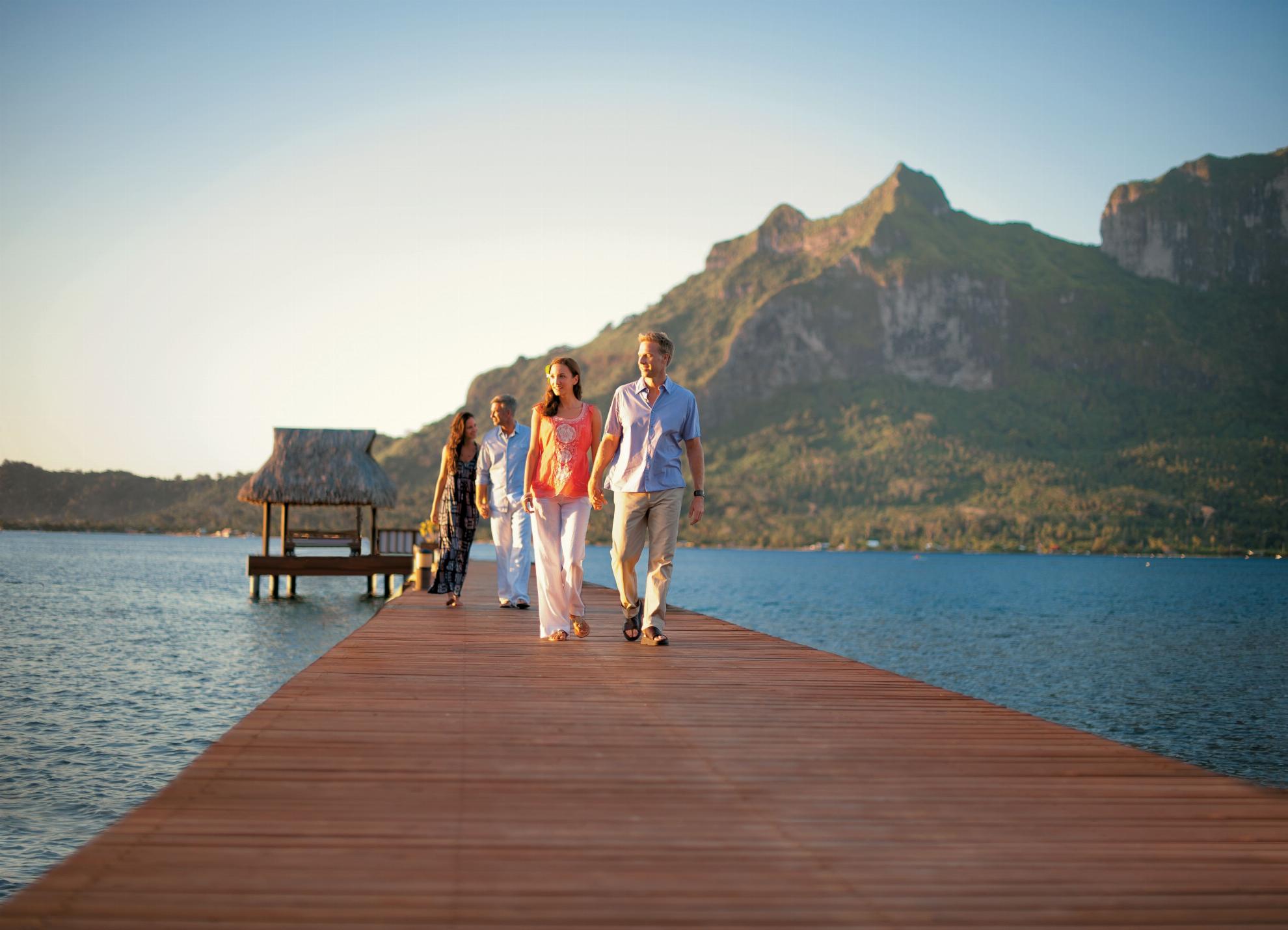tahiti-cruise-paul-gauguin-bora-bora-pier