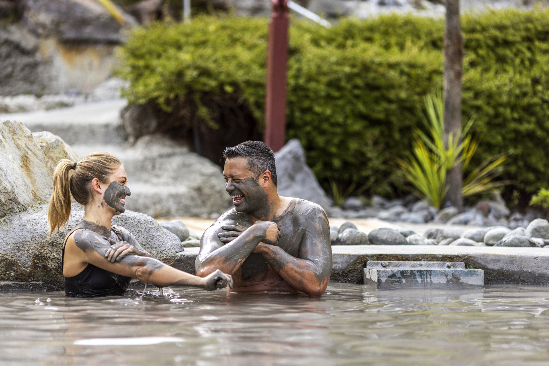 new zealand rotorua hells gate 431859 credit miles holden TR - Trade Snow Boots for Flip Flops: Explore Australia & New Zealand Vacation Packages new-zealand-rotorua-hells-gate 431859_credit-miles-holden TR