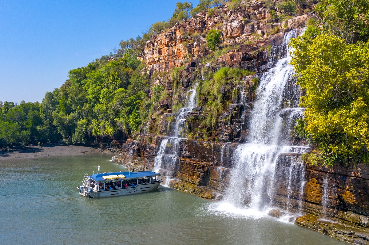 australia-cruise-kimberley-coral-expeditions-King Cascade-falls
