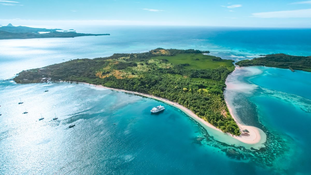 fiji-cruise-blue-lagoon-fiji Princess-nanuya-island-aerial