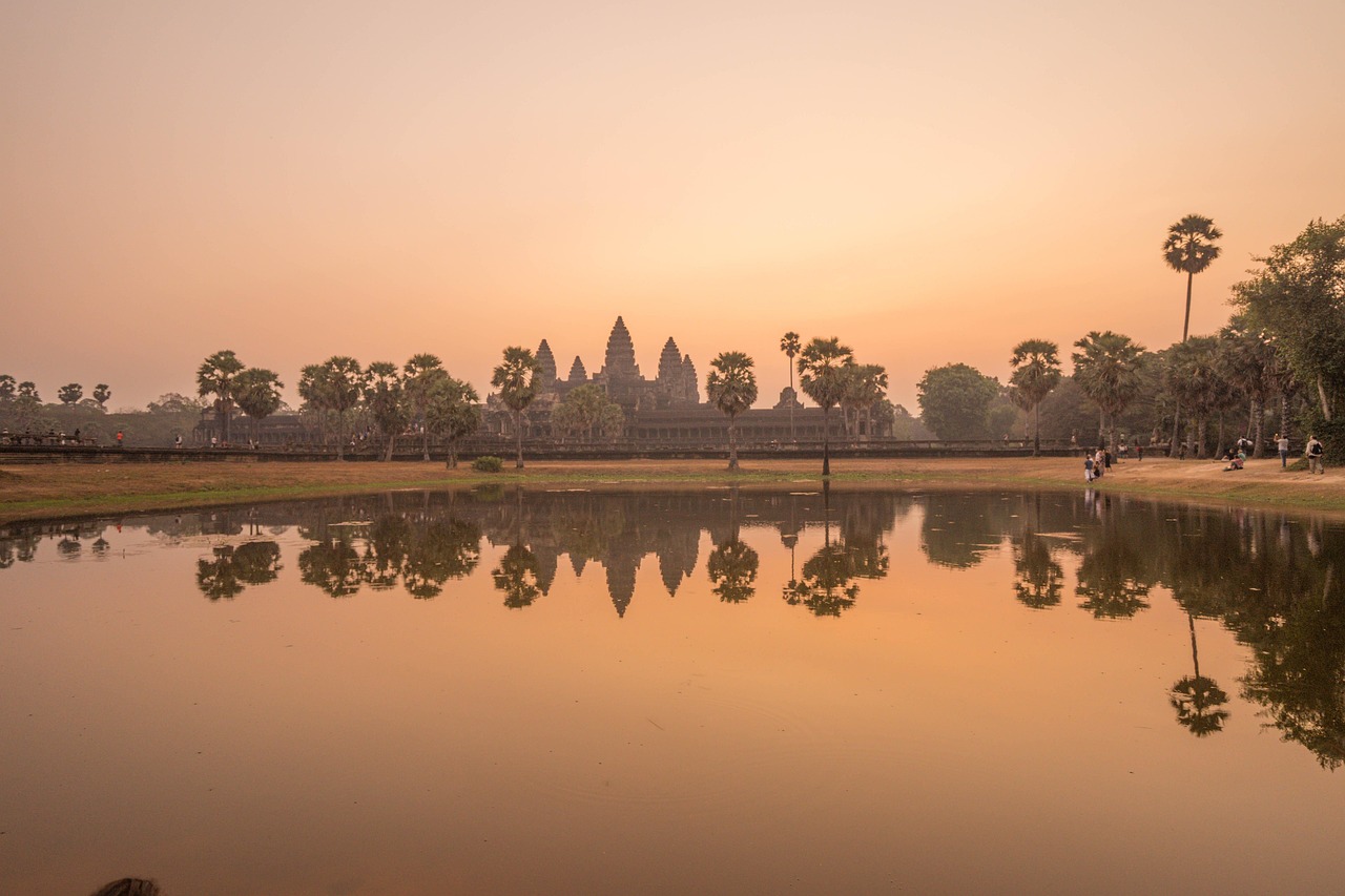 asia-cambodia-siem-reap-angkor-wat-sunrise-PB 5149369