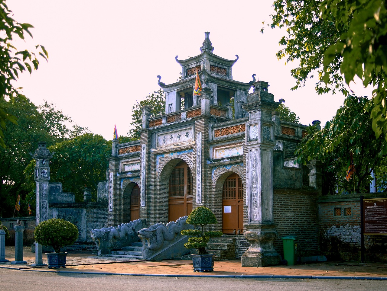 asia-vietnam-hanoi-temple-PB 6915207