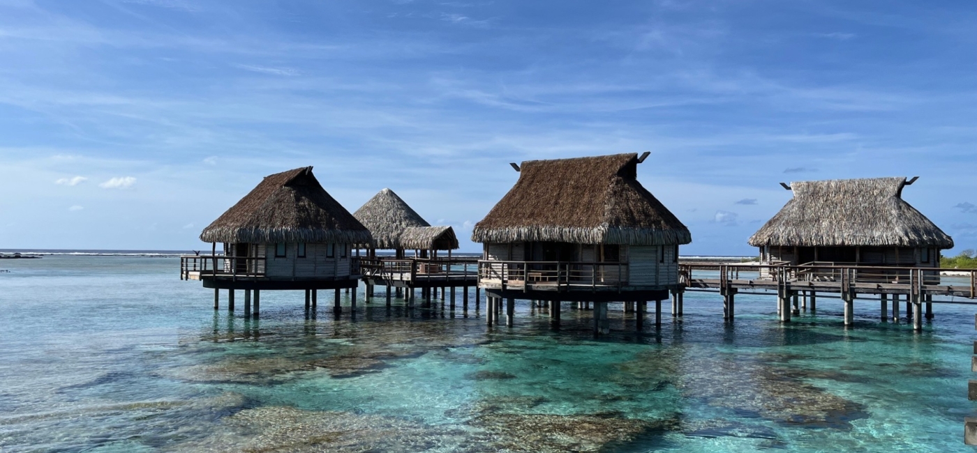 tahiti-tikehau-resort-overwater-bungalows