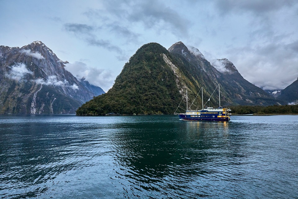 new-zealand-south-island-fiordland-milford-sound-TNZ 233461-unpaid only-Credit Matt Crawford