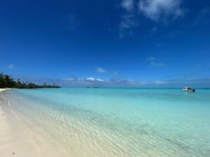 cook-islands-aitutaki-motu-akaiami-amber-dut